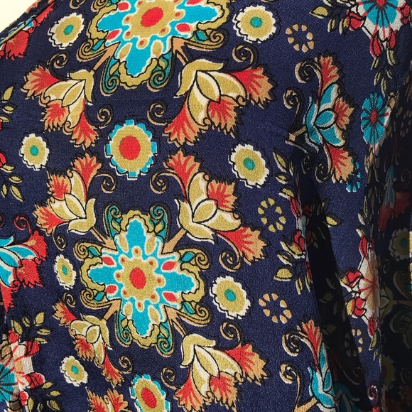 NWOT Tolani Multicolor Floral 100% Silk V Neck Dolman Sleeves Blouse Size Small - Picture 15 of 16